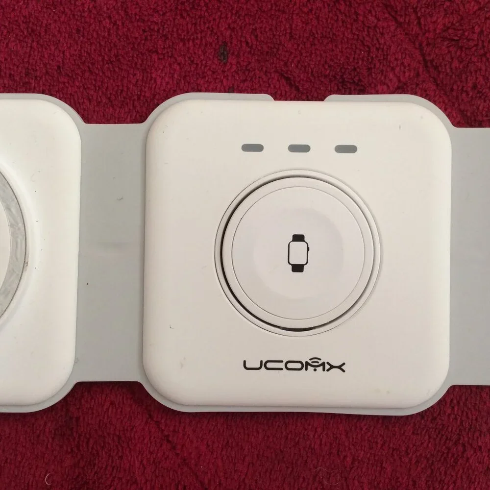 UCOMX Nano 3-N-1 Wireless Charger for Apple Devices